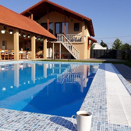 Casa Sannicolau Sînnicolau Mare Exterior foto