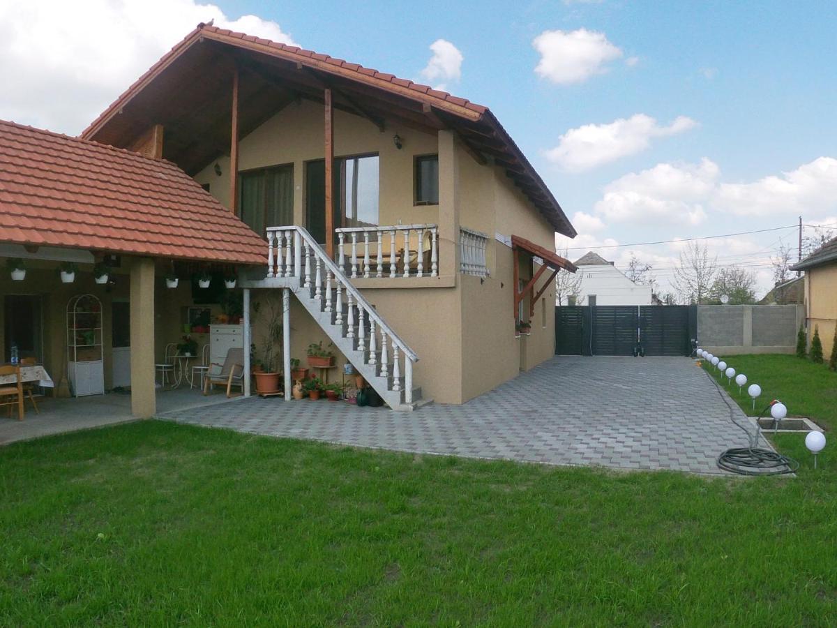 Casa Sannicolau Sînnicolau Mare Exterior foto