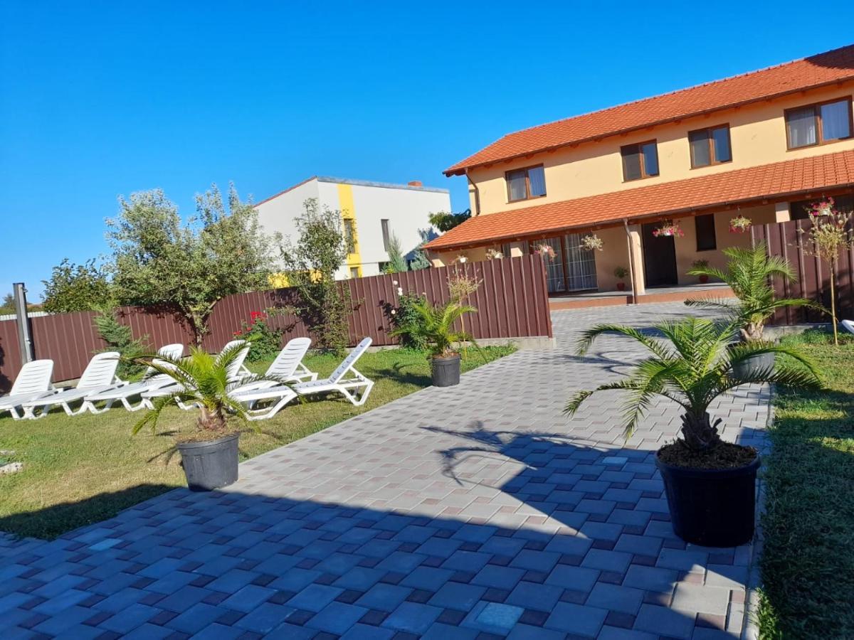 Casa Sannicolau Sînnicolau Mare Exterior foto